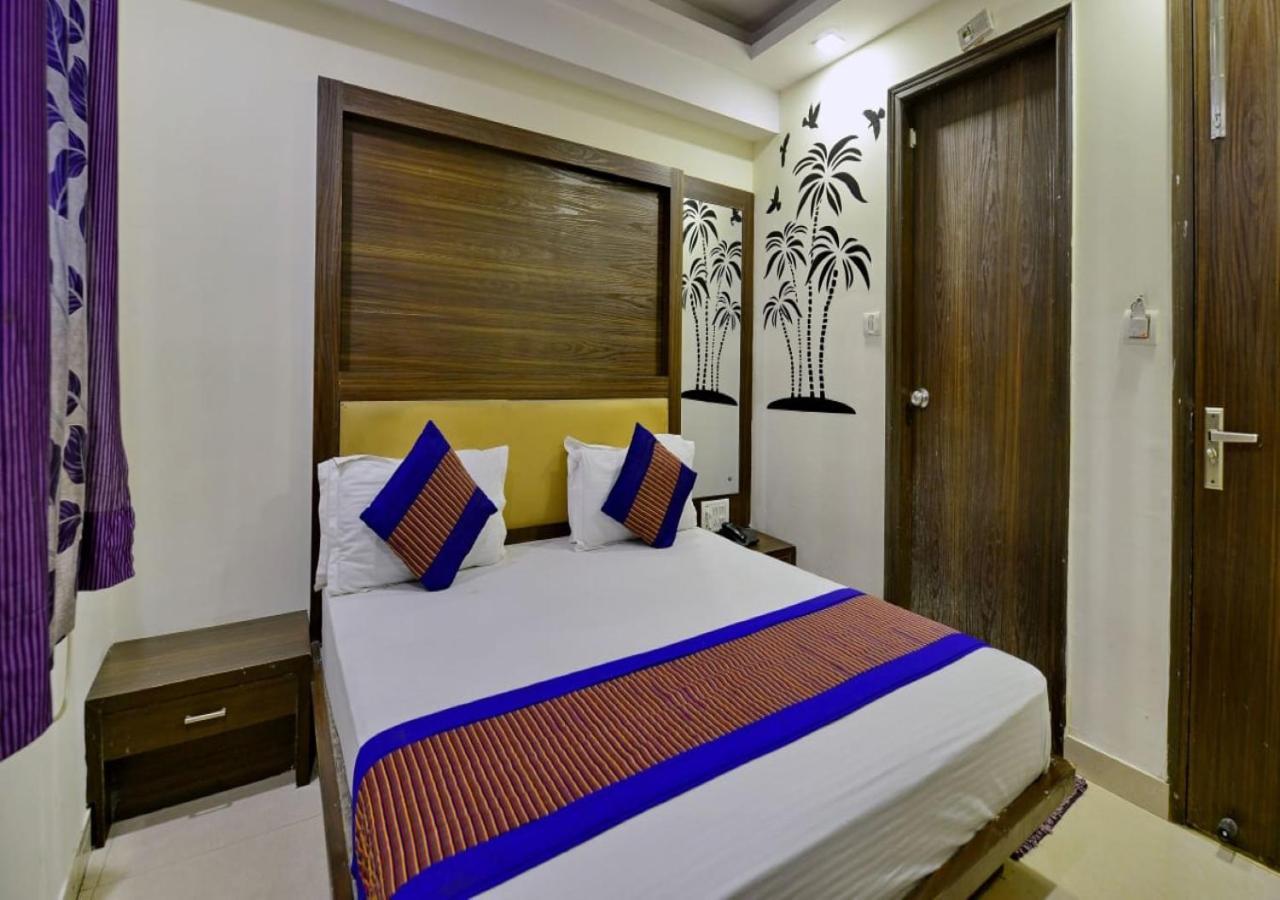 Hotel Keshew International New Delhi Buitenkant foto