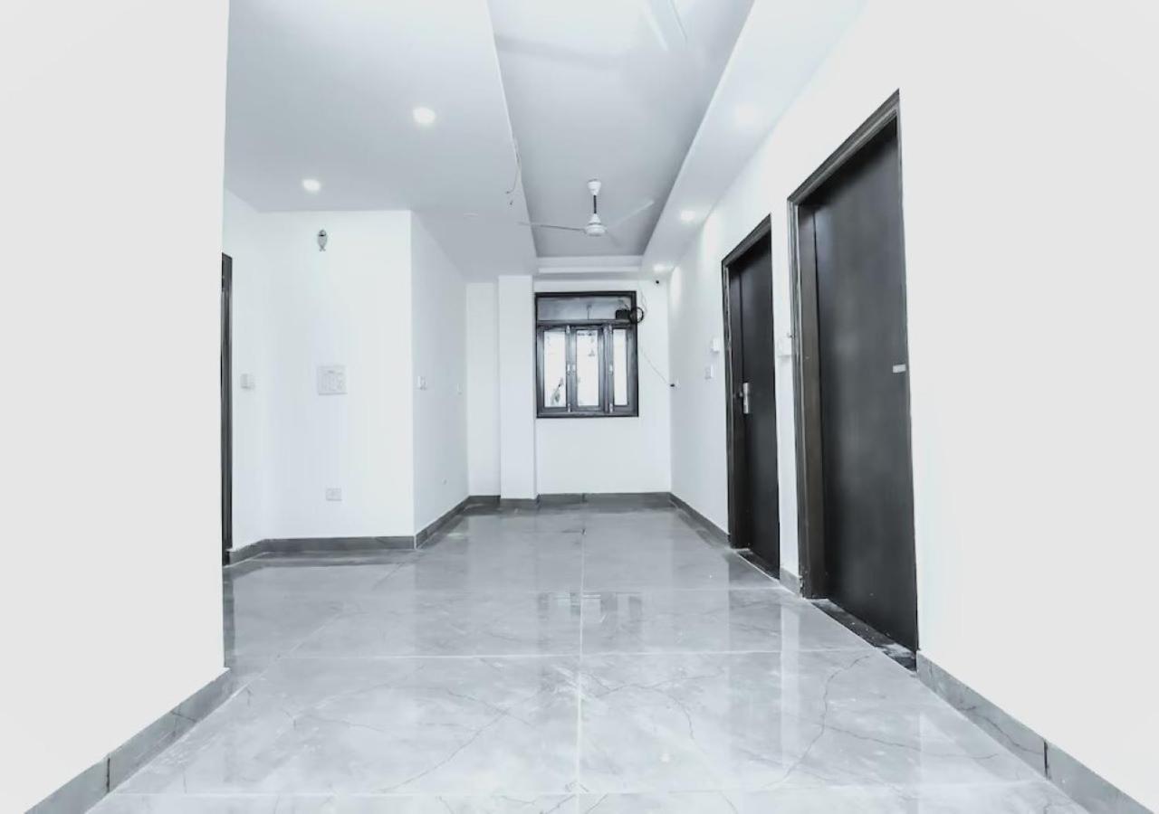 Hotel Keshew International New Delhi Buitenkant foto